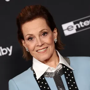 سيغورني ويفر في كاليفورنيا ( Sigourney Weaver in California ). مصدر الصورة: VALERIE MACON / AFP سيغورني ويفر في كاليفورنيا ( Sigourney Weaver in California ). مصدر الصورة: VALERIE MACON / AFP