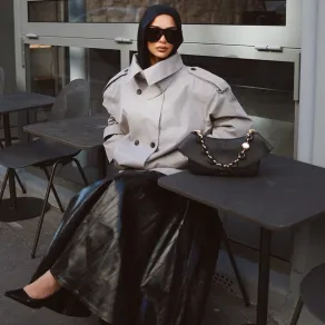 سهى طه بالتنورة الطويلة- الصورة من حسابها الرسمي على إنستغرام