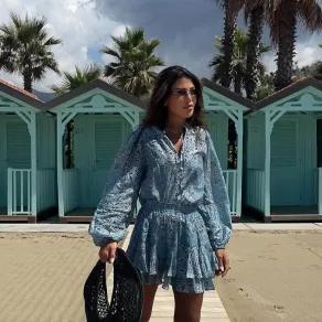 العنود بدر تحمل حقيبة من MC2 وترتدي من جاكيموس Jacquemus- الصورة من حسابها على انستغرام