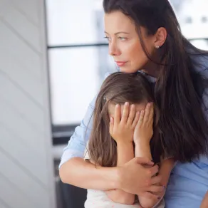  عبارات مؤذية نفسيًا لا تقوليها لطفلك