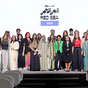 الفائزون بالجوائز يقفون على خشبة المسرح في حفل توزيع جوائز سوق البحر الأحمر ضمن فعاليات مهرجان البحر الأحمر السينمائي الدولي 2025 (مصدر الصورة: Hoda Davaine/Getty Images for The Red Sea International Film Festival ) الفائزون بالجوائز يقفون على خشبة المسرح في حفل توزيع جوائز سوق البحر الأحمر ضمن فعاليات مهرجان البحر الأحمر السينمائي الدولي 2025 (مصدر الصورة: Hoda Davaine/Getty Images for The Red Sea International Film Festival )