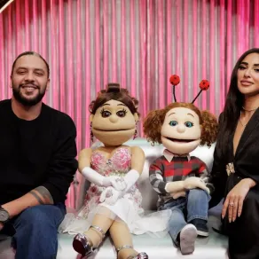 آية سماحة وزوجها محمد السباعي مع أبلة فاهيتا وكارو - الصورة من حساب أبلة فاهيتا على إنستغرام