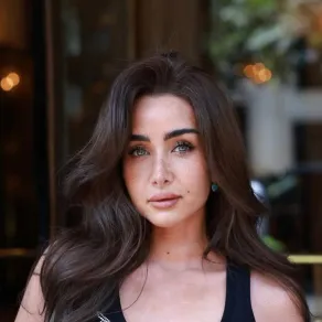 هنا الزاهد - الصورة من صفحتها على موقع فيسبوك