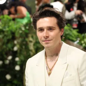 بروكلين بيكهام Brooklyn Peltz Beckham من حفل ميت غالا 2024. مصدر الصورة: Dia Dipasupil/Getty Images/AFP 