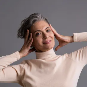 امرأة في الخمسين- المصدر Image by stockking on Freepik