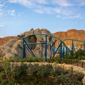 Six Flags مدينة القدية (مصدر الصورة: منصة الصور السعودية) 