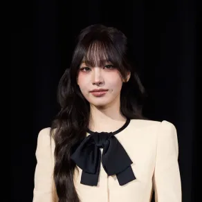 ليزا Liza في عرض فالنتينو Valentino- الصورة من Launchmetrics/Spotlight© صيحات جمالية تألّقت بها النجمات في اليوم الثالث لأسبوع الموضة في باريس 2029