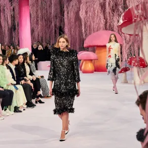 إطلالة من شانيل Chanel -الصورة من Launchmetrics/Spotlight ©