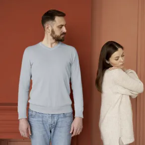 الرجل النرجسي في العلاقة العاطفية- مصدر الصورة: freepik