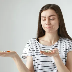 امراة حائرة في قرار المكملات الغذائية المناسب -المصدر: freepik