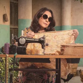 هدى حسين على الملصق الدعائي لمسلسل الغميضة- الصورة من صفحة منصة شاهد على إنستغرام هدى حسين على الملصق الدعائي لمسلسل الغميضة- الصورة من صفحة منصة شاهد على إنستغرام