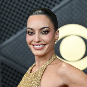 كارن وازن تخطف الأنظار في حفل توزيع جوائز غرامي 2026