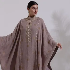 ثوب يستلهم هويته من التراث النجدي ثوب يستلهم هويته من التراث النجدي