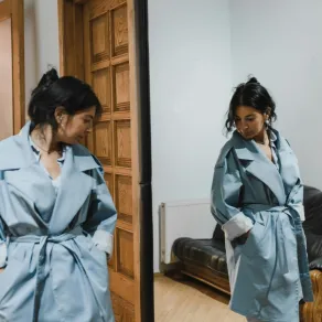 رؤيا المعطف في المنام - الصورة تعبيرية