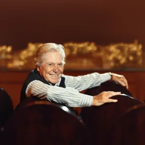 حسين فهمي - الصورة من مكتبه الصحفي حسين فهمي - الصورة من مكتبه الصحفي