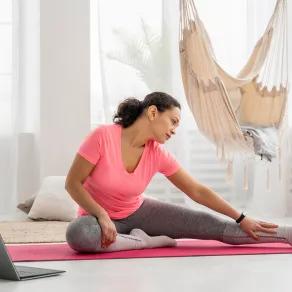 أفضل وقت لممارسة الرياضة في رمضان مع المدرّبة ديالا حطاب- المصدر Image By Freepik