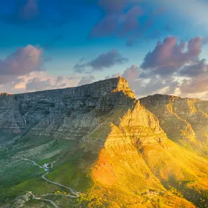 جبل الطاولة معلم بارز في كيب تاون