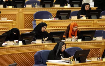 عضوات في "الشورى" يطالبن بمحققات في "التحقيق والادعاء"