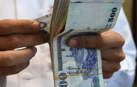 بالفيديو: "مزحة" سعودي تكسبه آلاف الريالات