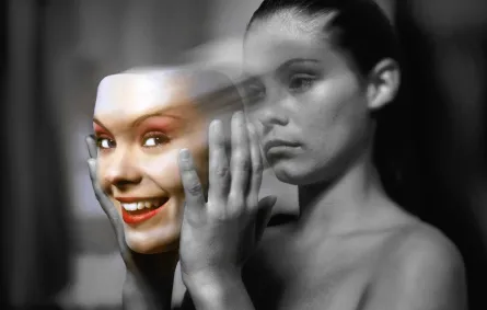 انفصام الشخصية: البيئة المحيطة تلعب دوراً أساسياً!