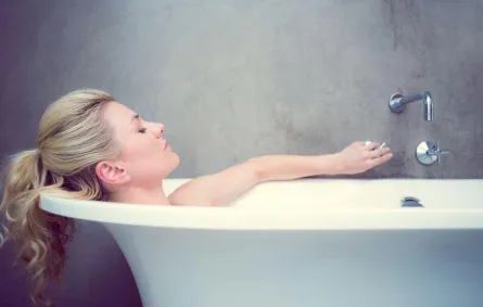 الحمام الساخن: فوائده تفوق كلّ التوقعات!