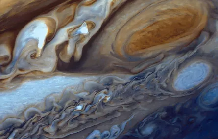 جونو تدرس عاصفة عملاقة لا تتوقف منذ 350 عاما بالمشتري