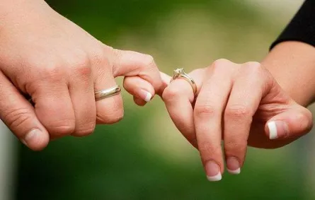 حفل الزفاف مكلف جدًا.. وعزوف شبابي عن الزواج