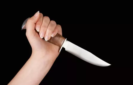 ادعاءات "الإيدز" وراء قاتل زوجته وطفليه في جدة