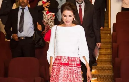 الملكة رانيا تحضر حفل تخرج فوج الدبلوم المهني لتأهيل المعلمين