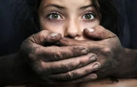 طفلان يلوذان بالفرار من شخص حاول خطفهما في الدمام