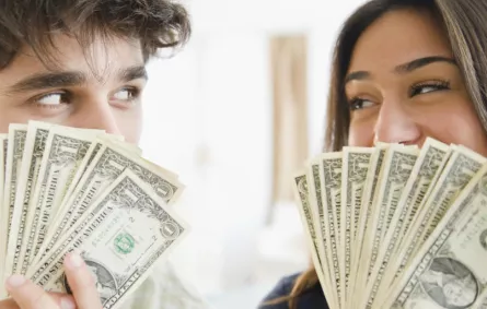 عادات يقع فيها الفقراء ويتجنبها الأغنياء!