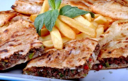 وجبة «حواوشي» تقتل سيدة وتصيب طفلتيها بتسمم غذائي