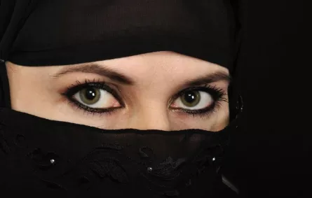 لخلعها زوجها.. سعودية تواجه السجن