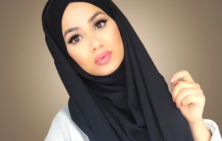 بالفيديو والصور: أحدث الابتكارات للفات طرح تغنيك عن الدبابيس