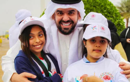 حسين الجسمي يشارك في المسيرة الإنسانية «نمشي معًا»