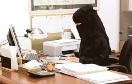 15 ألف عاملة سعودية تقدمن على برنامج دعم «نقل المرأة»