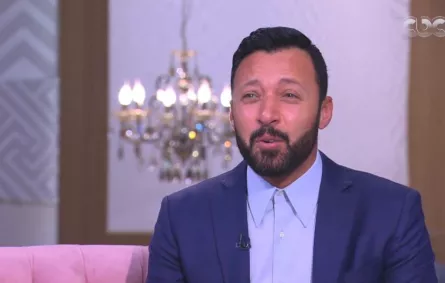 بالفيديو: أحمد فهمي يتراجع عن تصريحاته بخصوص عودة زوجته إلى الغناء