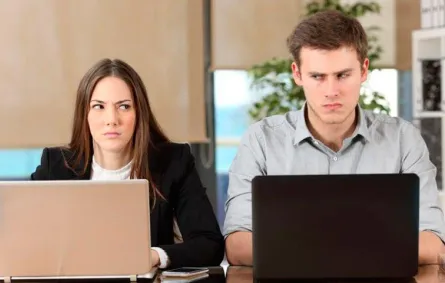 3 نصائح تمكنك من التعامل والسيطرة على الأصدقاء الحاسدين