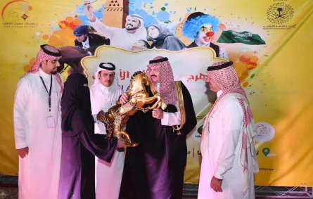 أم كلثوم البارقي أول محكِّمة معتمدة في سباقات الخيول