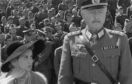 أحد القادة الألمان النازيين من العمل.jpeg