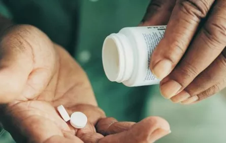 «سهام» طلبت من زوجها عدم التأخير في العمل فانتحر!