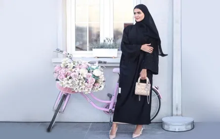 عبايات سوداء من وحي مدونة الموضة حنين الصيفي 