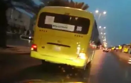مرور الرياض يضبط قائد الحافلة المستهتر
