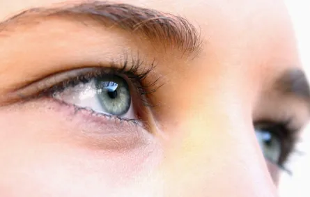 انتفاخ العيون... ما هي أسبابه؟