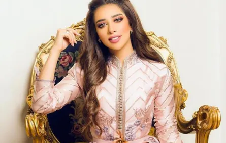 قفاطين أنثوية من وحي الفنانة بلقيس