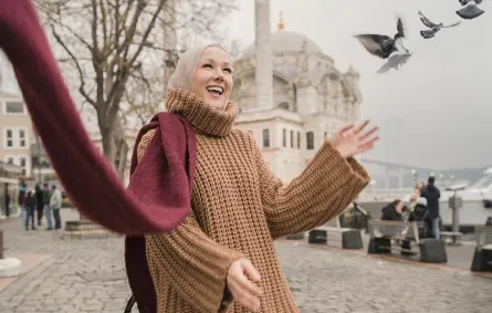 ملابس محجبات باللون الجملي ونصائح تنسيقها من وحي الفاشينيستا