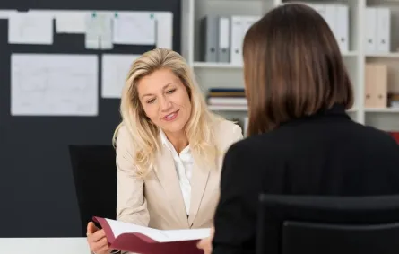 التعريف عن النفس في المقابلة الشخصية