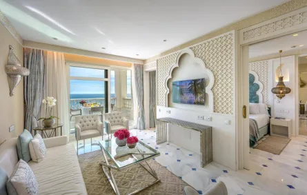 اختاروا بين أفضل 3 فنادق في مدينة مالقة الاسبانية