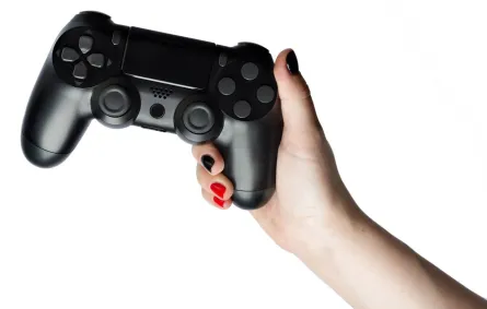 سوني تحصل على براءة اختراع لوحدة تحكم بلايستيشن للأجهزة المحمولة