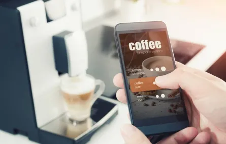 ماكينات صنع القهوة مسيّرة بتطبيقات الجوّال